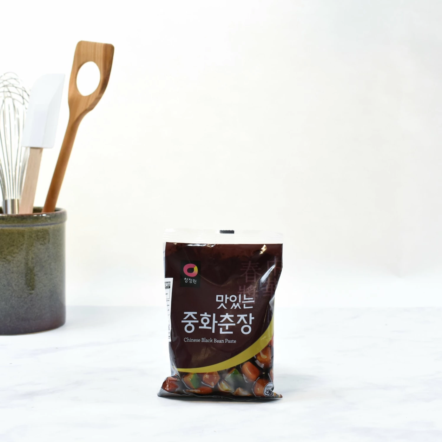 Chung Jung One Chunjang - Chinese-Style Korean Black Bean Paste 250g Ingredients