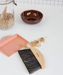 Andree Jardin Wooden Table Brush & Dustpan Cookware