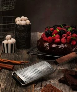 Cookware Master Series Walnut Microplane Gourmet Fine Grater